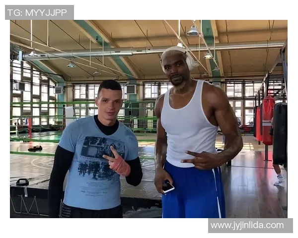 踢足球的男生身材普遍较大是真的吗探讨运动与体型的关系